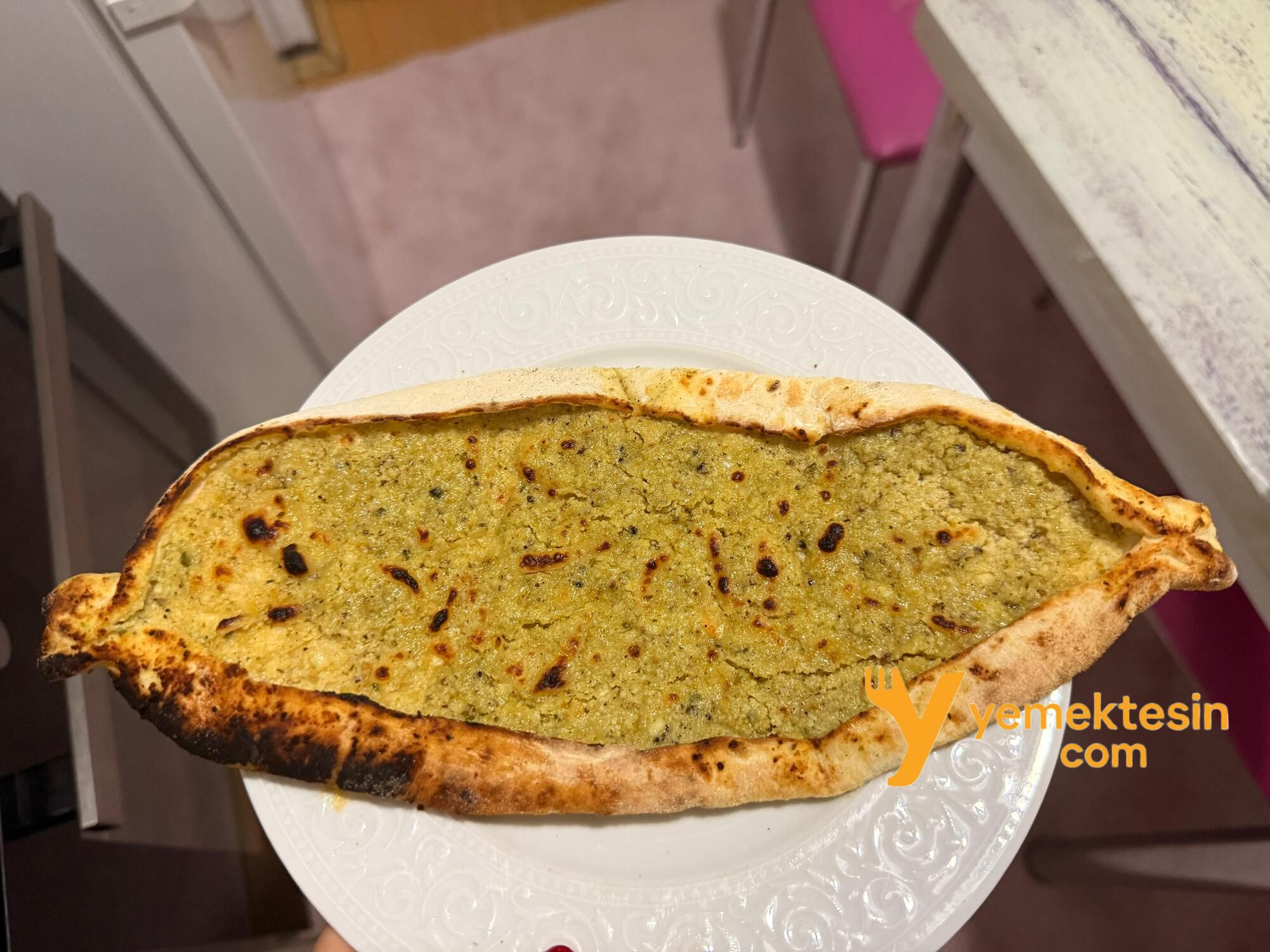 Fıstıklı lor böreği