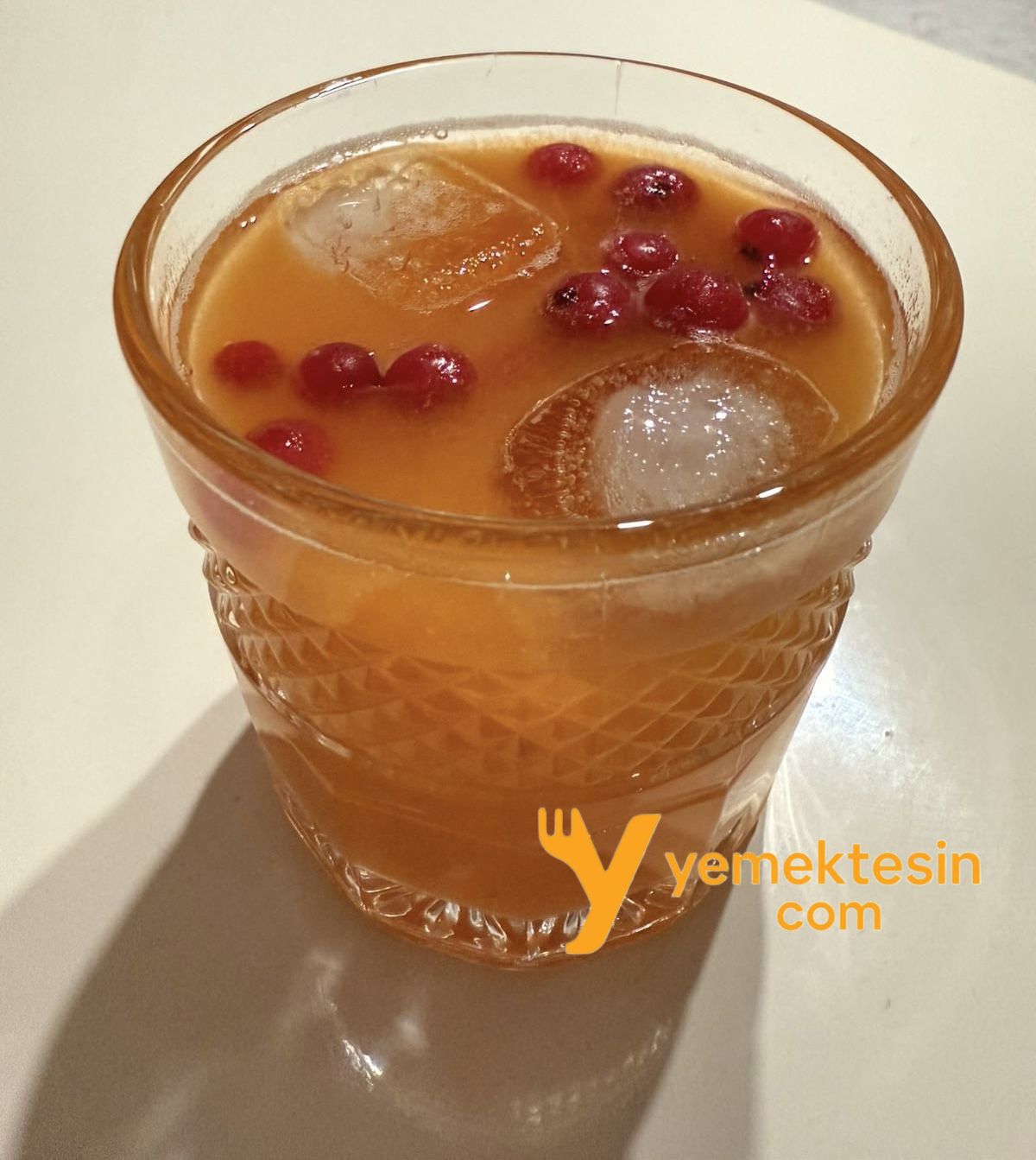 Doğal kayısı suyu